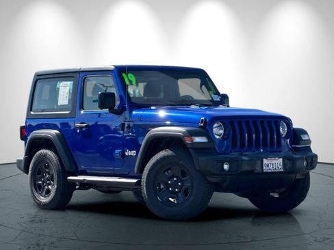 Used 2019 Jeep Wrangler Sport AWD/4WD image 2