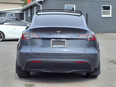 Used 2022 Tesla Model Y Long Range AWD/4WD image 6