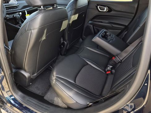 New 2026 Jeep Compass Latitude image 13
