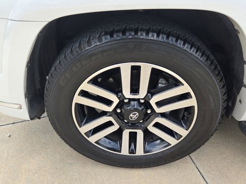 Used 2024 Toyota 4Runner Limited RWD image 10