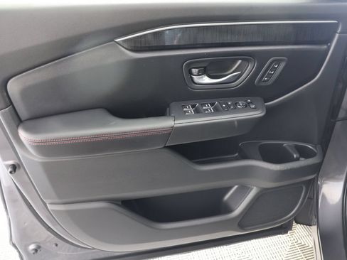 Used 2025 Honda Pilot Black Edition image 29
