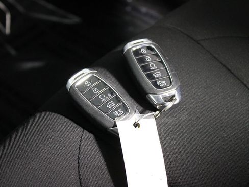 Used 2021 Hyundai Elantra SEL FWD image 16