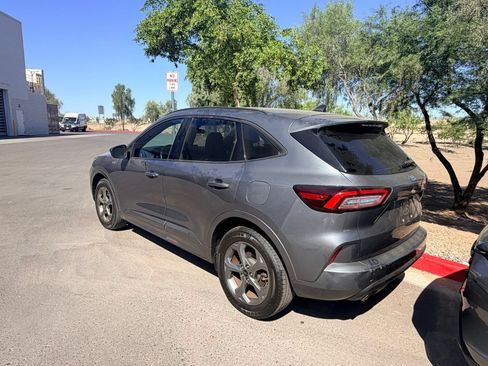 Used 2023 Ford Escape ST-Line AWD/4WD image 2