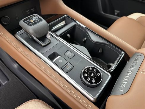 New 2026 Nissan Pathfinder Platinum image 25