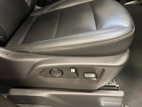 Used 2025 GMC Sierra 1500 SLT image 32