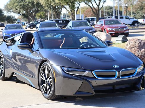 Used 2019 BMW i8 Roadster image 2