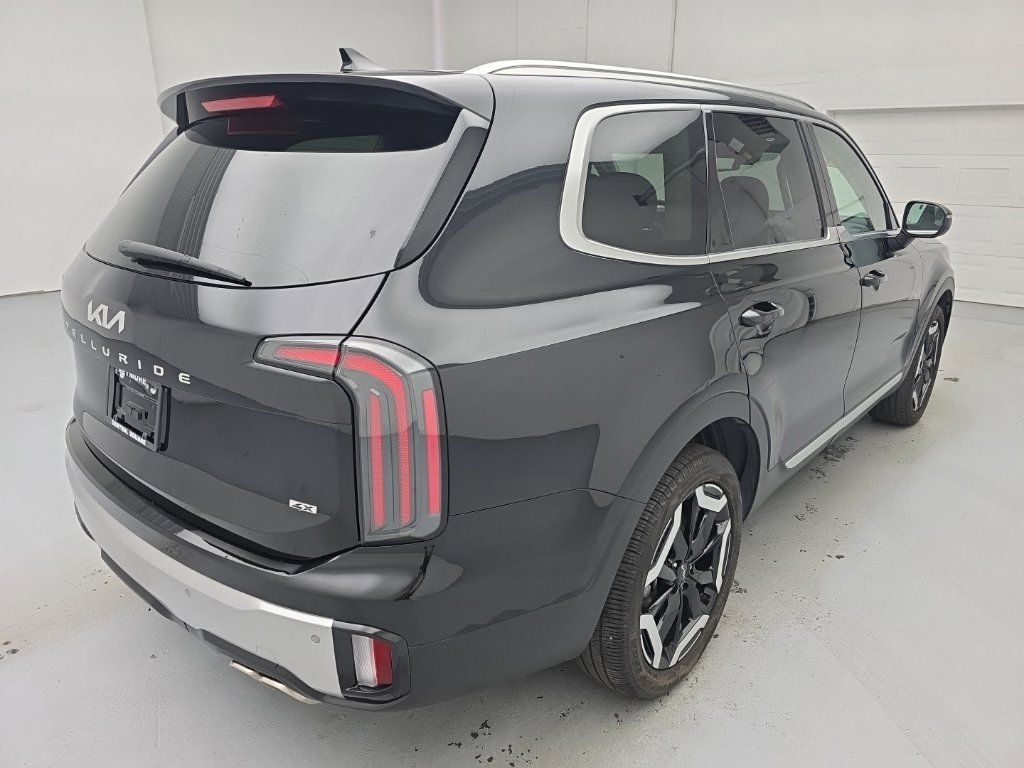 Used 2024 Kia Telluride EX w/ EX Captain's Chair Package AWD/4WD image 8
