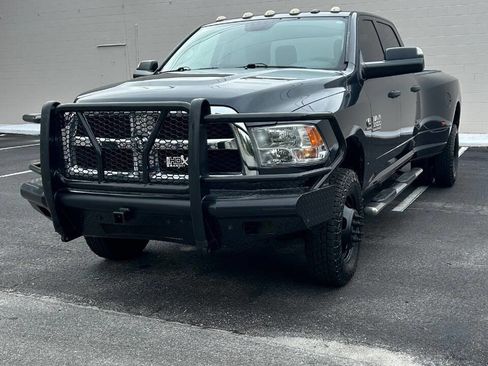 Used 2017 RAM 3500 Tradesman w/ Chrome Appearance Group image 2