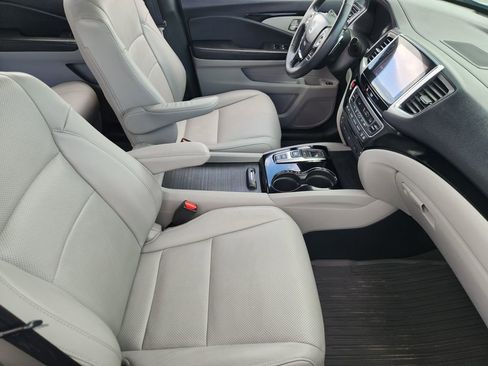 Used 2018 Honda Pilot Elite image 11