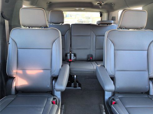 New 2026 Chevrolet Suburban Premier w/ Sun And Tow Package AWD/4WD image 28