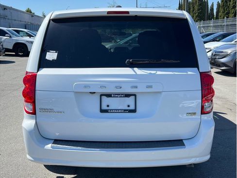 Used 2017 Dodge Grand Caravan SE w/ Power Window Group FWD image 4