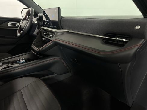 Used 2025 Ford Explorer ST-Line w/ ST-Line Street Pack image 35