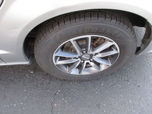 Used 2017 Dodge Grand Caravan SXT FWD image 38
