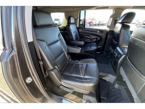 Used 2018 GMC Yukon XL SLT w/ Open Road Package image 28