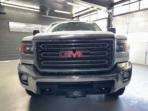 Used 2018 GMC Sierra 2500 SLE w/ HD SLE Preferred Plus Package AWD/4WD image 2