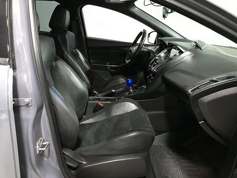 Used 2017 Ford Focus RS AWD/4WD image 13