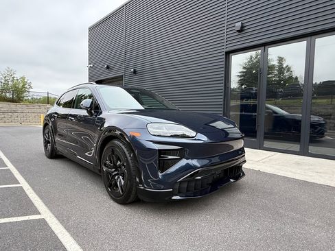 New 2026 Porsche Cayenne Turbo Electric AWD/4WD image 9