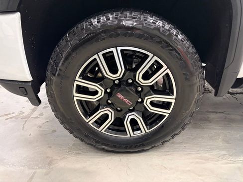 Used 2021 GMC Sierra 2500 AT4 w/ AT4 Premium Plus Package image 23