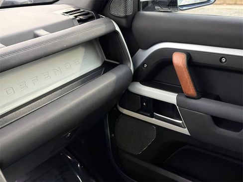 Used 2020 Land Rover Defender 110 S image 33