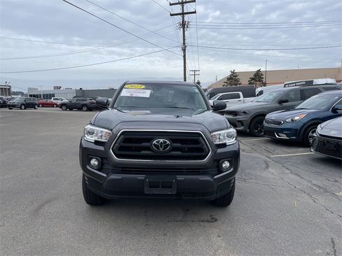 Used 2023 Toyota Tacoma SR5 image 5