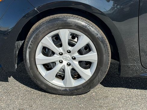 Used 2022 Toyota Corolla LE image 12