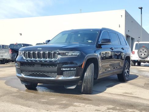 Used 2023 Jeep Grand Cherokee L Limited image 4