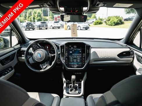 Used 2025 Subaru Forester Premium AWD/4WD image 10