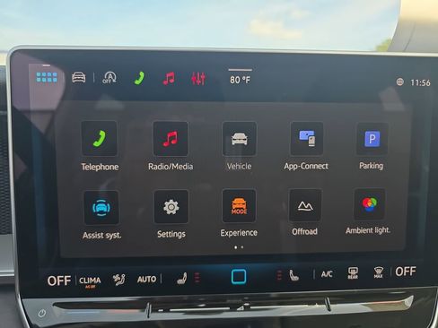 New 2026 Volkswagen Tiguan SE image 18