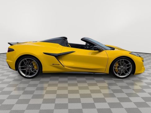 Used 2025 Chevrolet Corvette Z06 w/ Stealth Interior Trim Package RWD image 6
