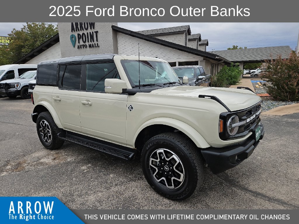 Used 2025 Ford Bronco Outer Banks AWD/4WD image 1