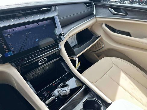 New 2026 Jeep Grand Cherokee Limited image 12