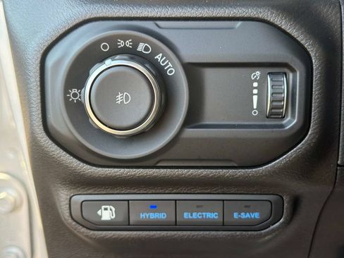 Used 2023 Jeep Wrangler Unlimited w/ Cold Weather Group AWD/4WD image 31