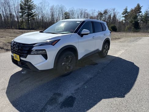 New 2026 Nissan Rogue SV AWD/4WD image 1