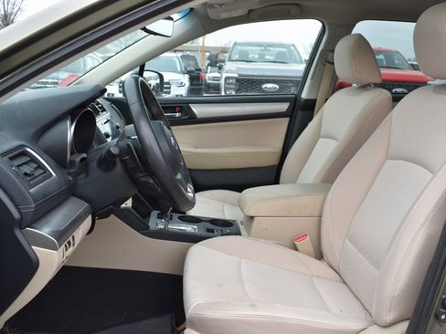 Used 2019 Subaru Outback 2.5i Premium image 6