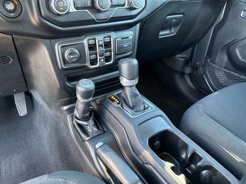 Used 2020 Jeep Gladiator Sport w/ Quick Order Package 24S AWD/4WD image 26