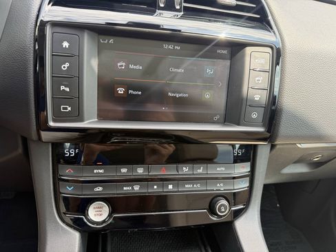 Used 2017 Jaguar F-PACE Premium AWD/4WD image 27