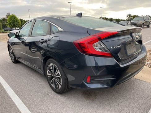 Used 2018 Honda Civic EX-T image 4