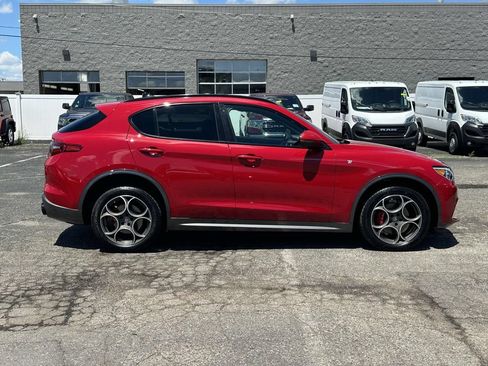 Used 2023 Alfa Romeo Stelvio Ti AWD/4WD image 2