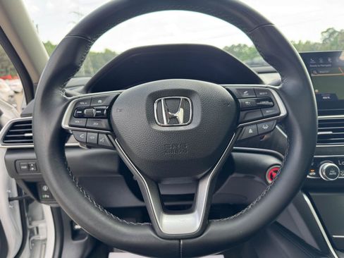 Used 2021 Honda Accord Touring image 3