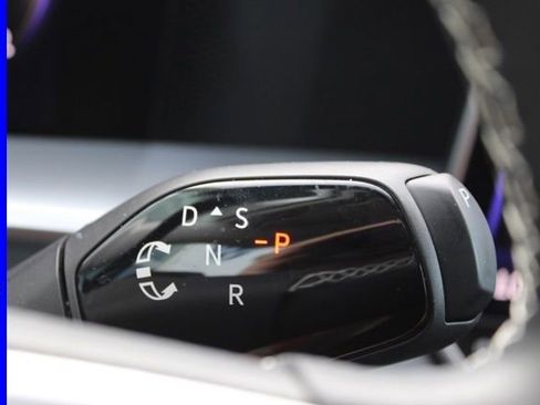 Used 2025 Volkswagen Tiguan SE w/ Panoramic Sunroof Package image 33