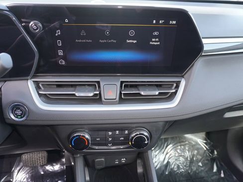 Used 2025 Chevrolet TrailBlazer LS w/ LS Convenience Package FWD image 15