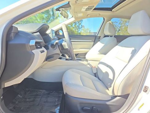 Used 2021 Nissan Altima 2.5 SV w/ SV Premium Package image 16