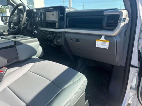 New 2025 Ford F550 4x4 Regular Cab Super Duty image 15