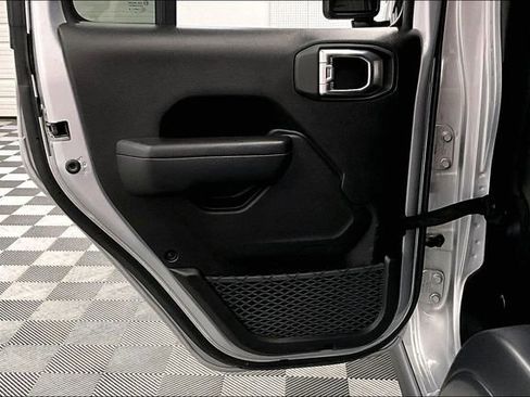 Used 2024 Jeep Wrangler Unlimited Rubicon w/ Technology Group AWD/4WD image 21