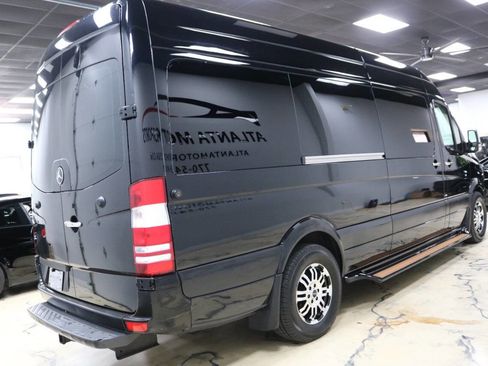 Used 2011 Mercedes-Benz Sprinter 2500 image 4