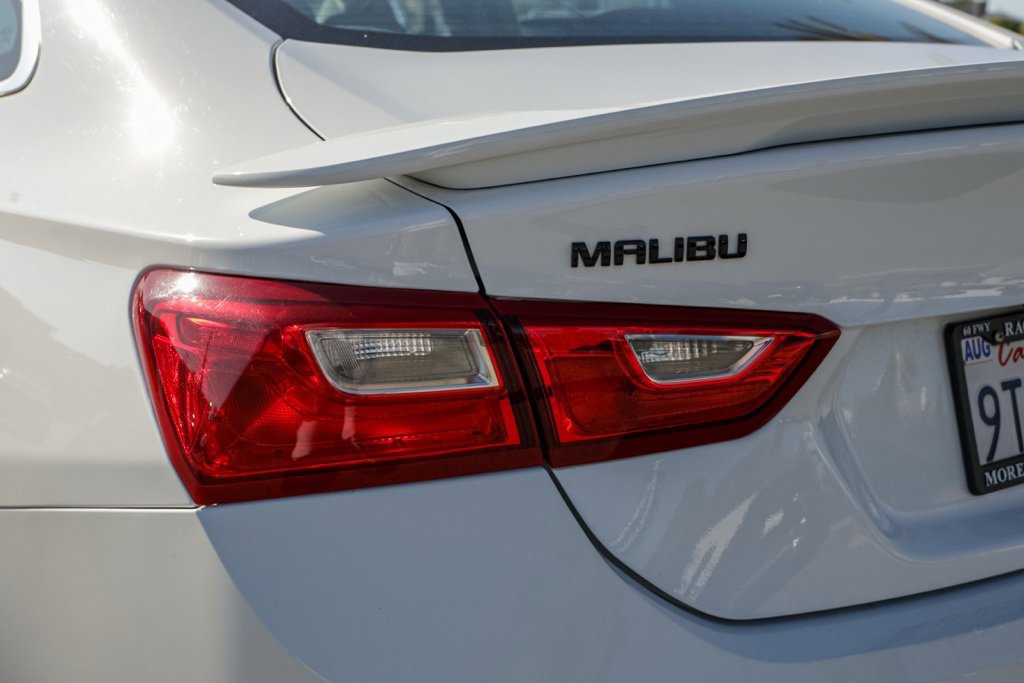 Used 2025 Chevrolet Malibu RS FWD image 13