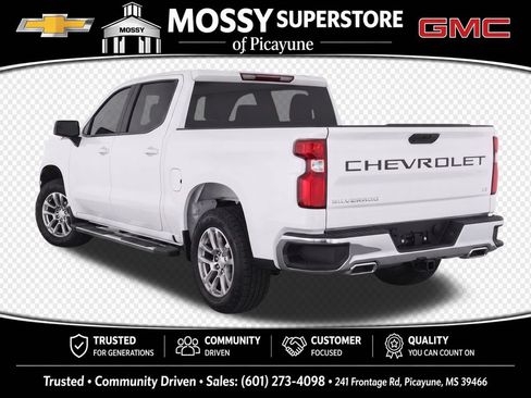 Used 2024 Chevrolet Silverado 1500 LT w/ Z71 Off-Road Package AWD/4WD image 3