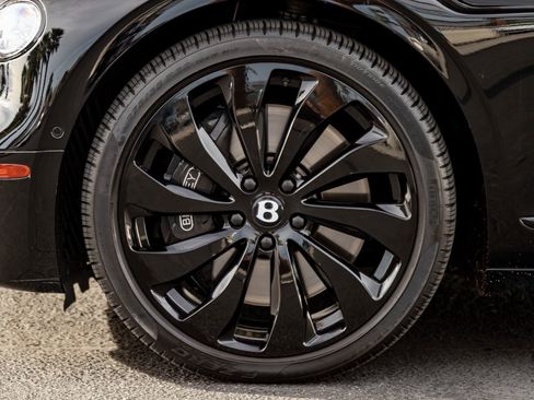 Certified 2022 Bentley Flying Spur V8 image 6