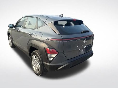 Used 2025 Hyundai Kona SE AWD/4WD image 3