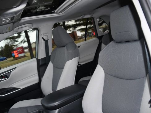 Used 2019 Toyota RAV4 XLE image 12